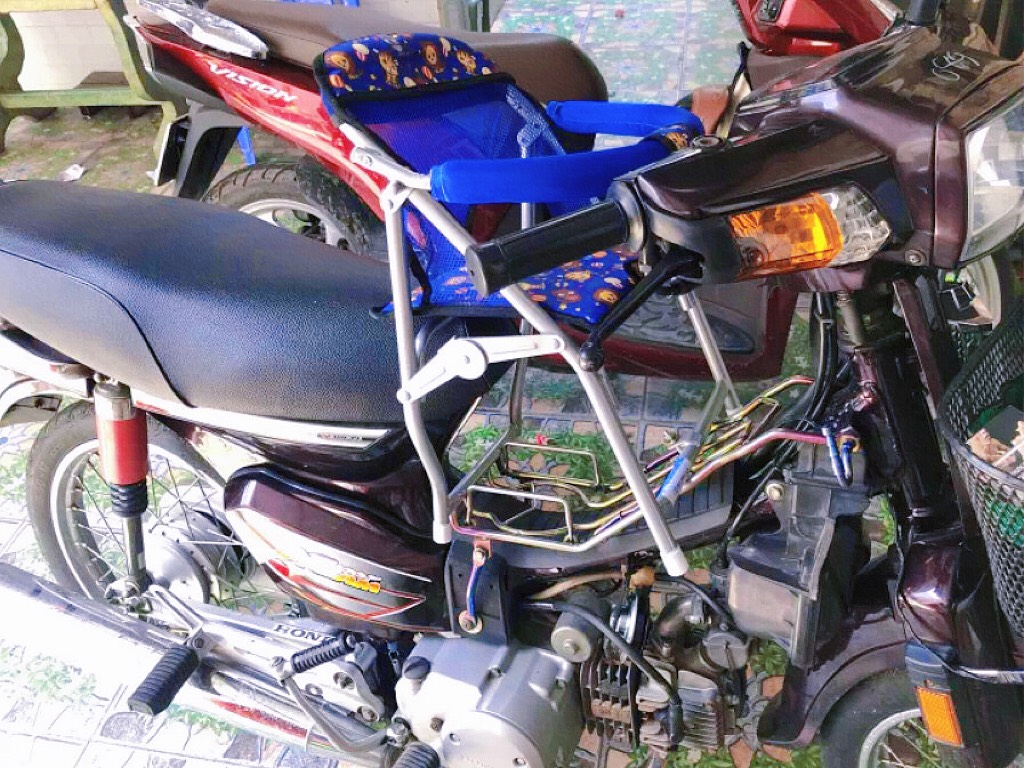 Ghế ngồi xe số cho bé , GHẾ SỐ XẾP SẮT SƠN TĨNH ĐIỆN