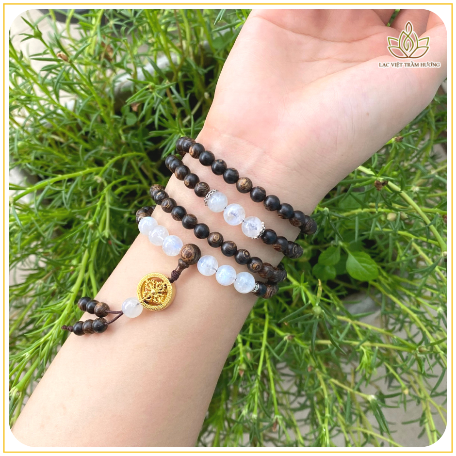 Vòng Tay Trầm Hương 108 Hạt Sánh Chìm Mix Charm Bánh Xe Pháp Luân và Đá Moonstone Phong Thủy - Lạc Việt Trầm Hương