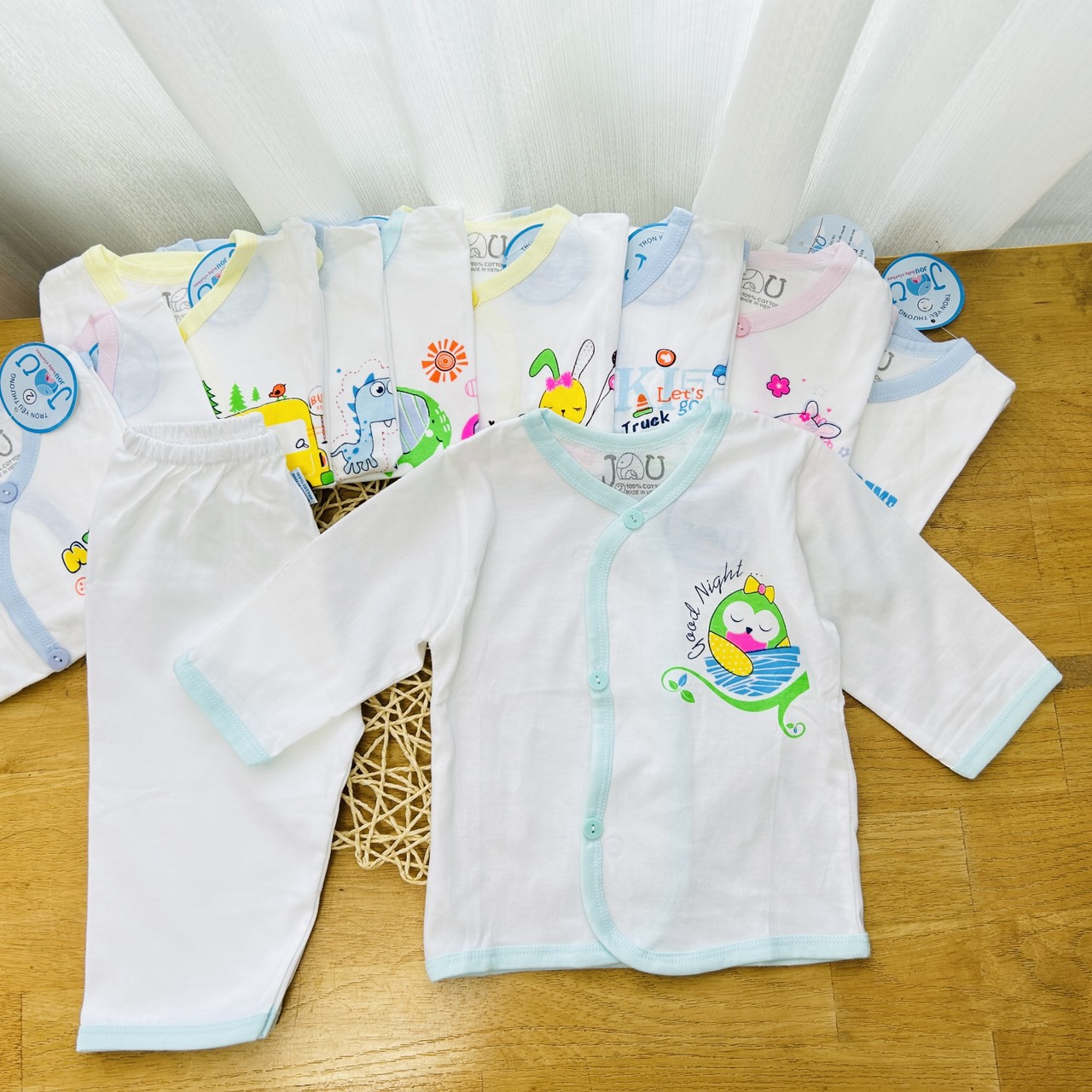 Combo 3 bộ áo quần sơ sinh Tay Dài Cài Nút Xéo Trắng JOU - Size 1,2,3,4 cho bé sơ sinh -11kg