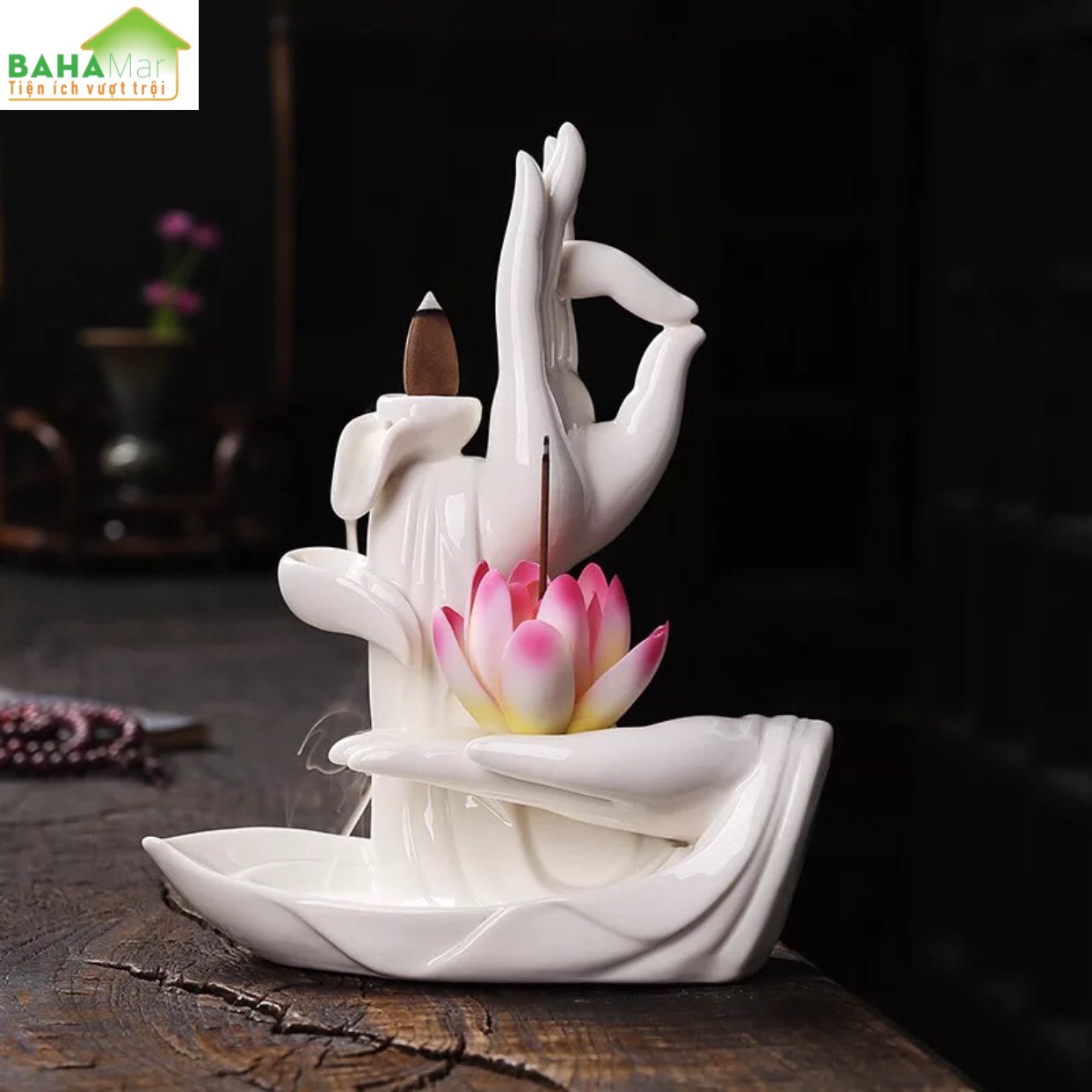 LƯ HƯƠNG TRẦM THÁC KHÓI CHẢY NGƯỢC BÀN TAY PHẬT GIÁO TRÁNG MEN NGỌC "BAHAMAR" được sản xuất với chất liệu gốm sứ tráng men ngọc, cổ điển và tinh tế.