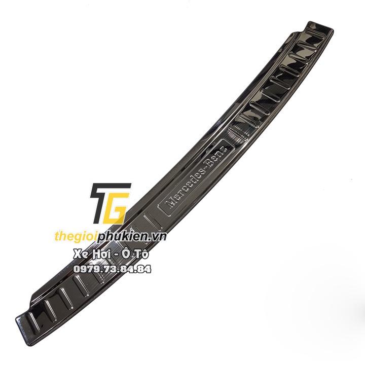 Bộ sản phẩm ỐP BẬC CỐP CẢ BỘ VÀ BẬC CỬA TRONG vân Titan xe Mercedes GLC