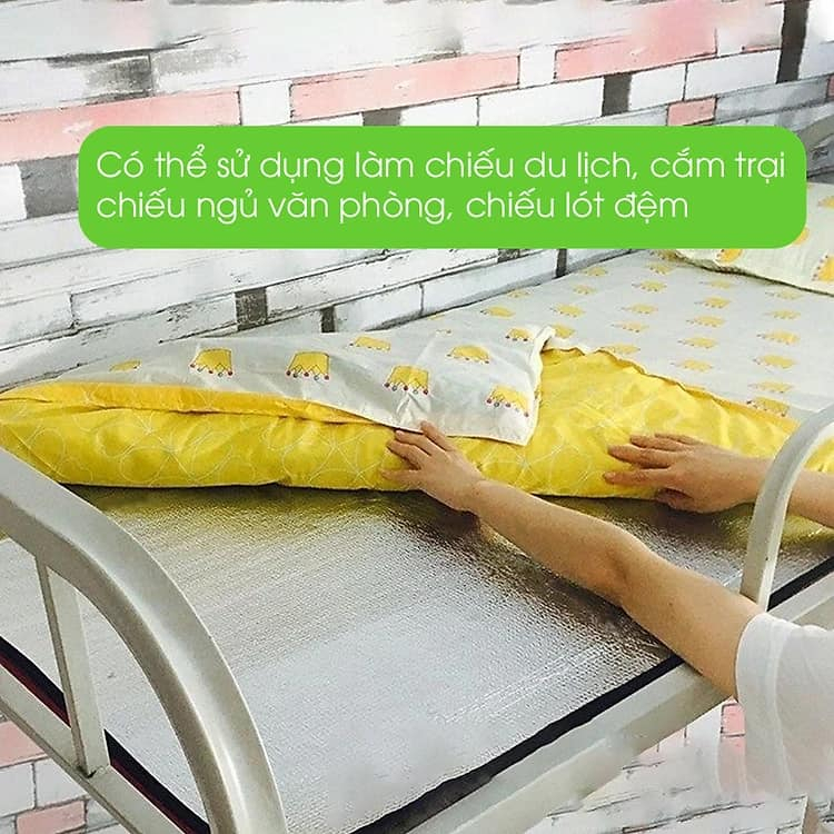 Chiếu Ngủ Văn Phòng Cao Cấp Cá Nhân Sử dụng nghỉ trưa ở văn phòng, dã ngoại, Có lớp cách nhiệt bảo vệ sức khỏe Lớp xốp dầy giúp người nằm êm ái Có thể gấp gọn, dễ dàng mang đi Dễ dàng vệ sinh, độ bền cao