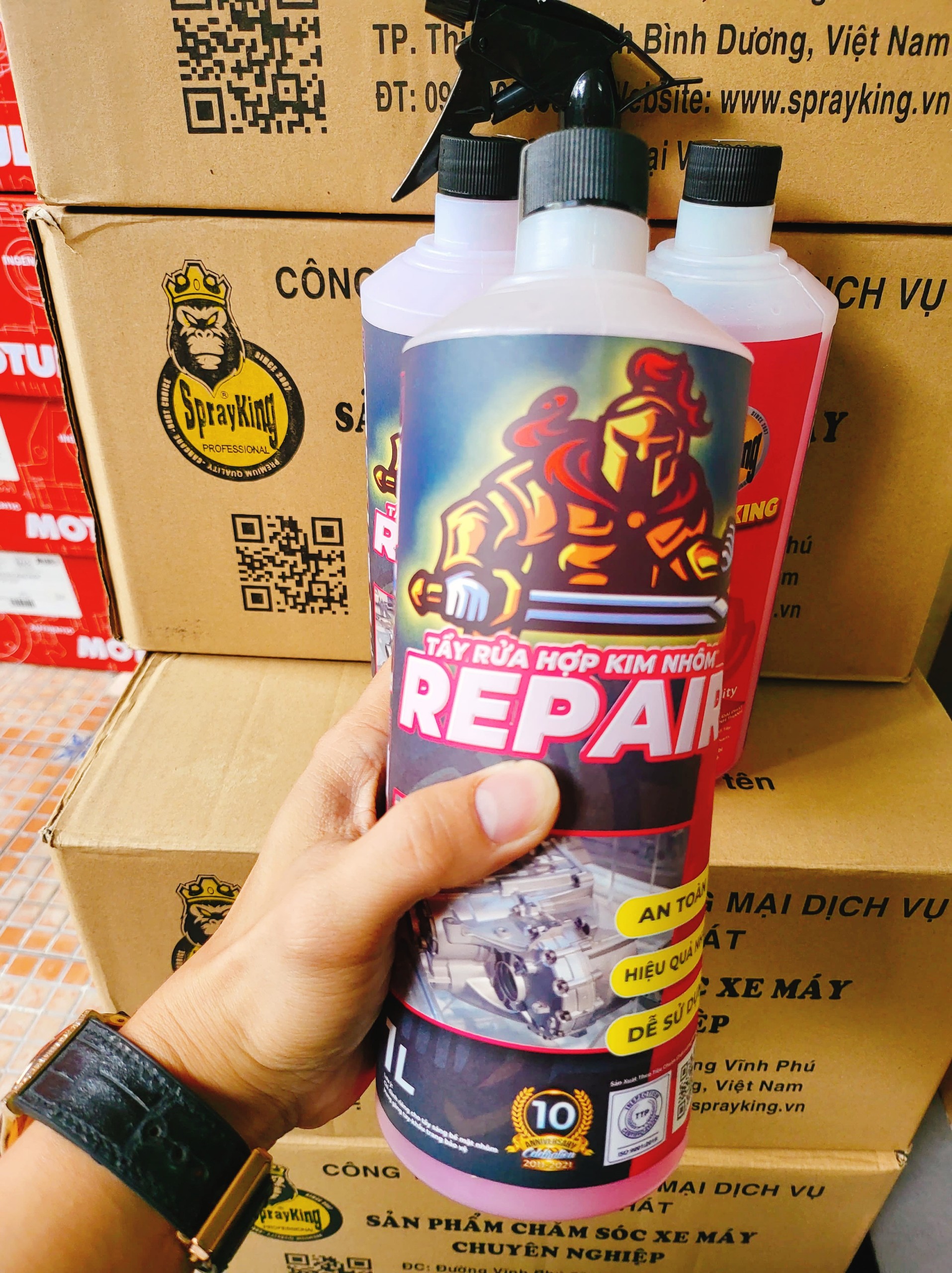 SprayKing REPAIR 1000ml - chai xịt tẩy rửa hợp kim nhôm, tẩy lốc máy, đầu bò, dàn chân xe máy, xịt vệ sinh sên, xích xe, sản phẩm siêu chất lượng, Cam Kết Chính Hãng, Gian Hàng Uy Tín, Giá siêu rẻ