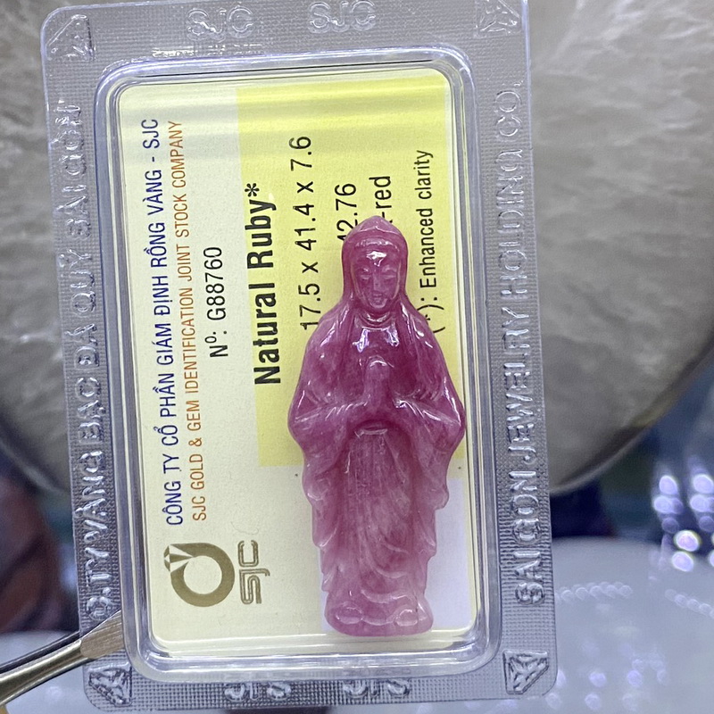 Tượng Đức Mẹ Đá Ruby Kiểm Định Tự Nhiên Phong Thuỷ