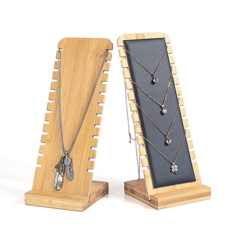 Kệ trưng dây chuyền gỗ decor cho shop