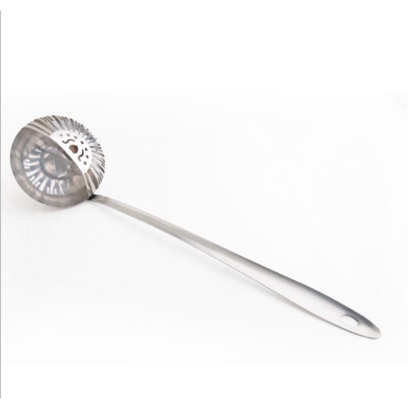 Vá Múc Canh Có Lưới Lọc Không Tháo Rời Vừa Múc Canh Vừa Vớt Cái Rất Tiện Lợi Inox Bền Đẹp