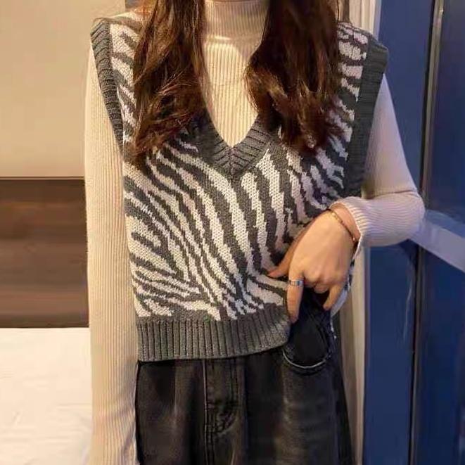 Áo gile len nữ - Áo Khoác Len nữ kiểu cổ V phong cách thời trang Hàn Quốc trẻ trung năng động dễ phối đồ