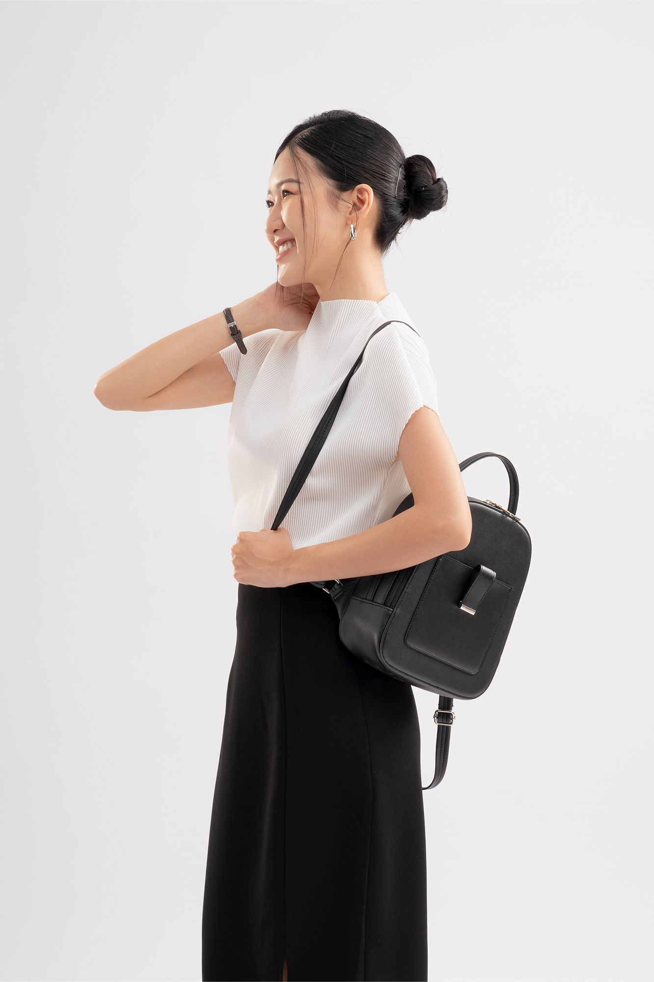 Balo Yuumy ( Thời trang nữ phong cách tối giản cỡ trung - Balo da Seasand YBA88 )