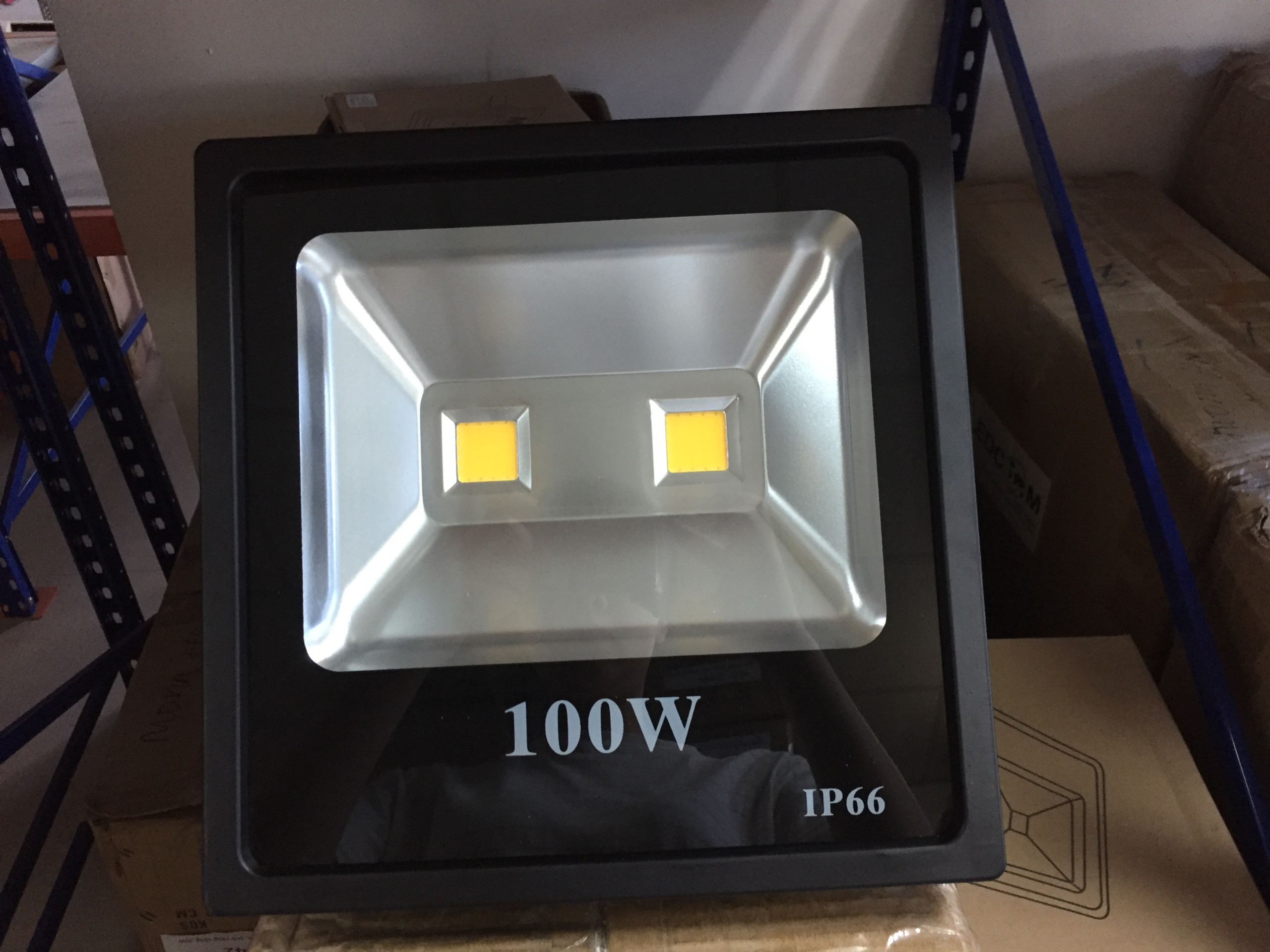 Đèn pha LED 100W chip COB ngoài trời