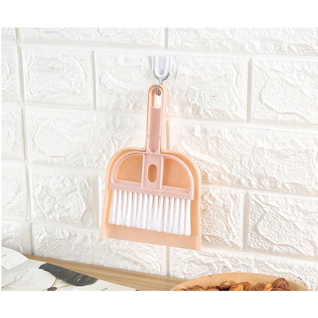 Bộ chổi và hót rác lau dọn bàn ghế, ban thờ