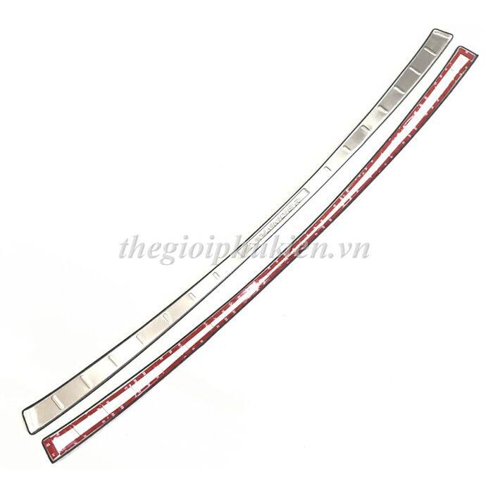 Ốp chống trầy cốp Mitsubishi Xpander – Mẫu INOX