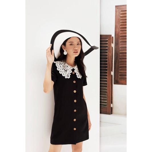 LIIN - Váy khuy gỗ phối cổ ren