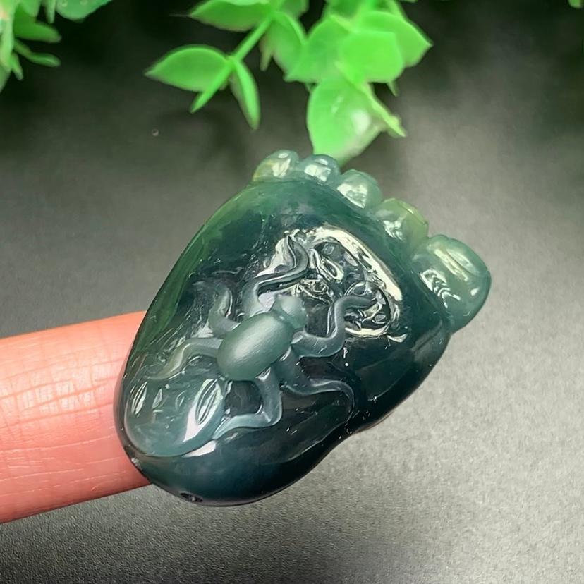 Bàn chân Phật cát tường phong thủy ngọc cẩm thạch/Ngọc phỉ thúy tự nhiên cao cấp