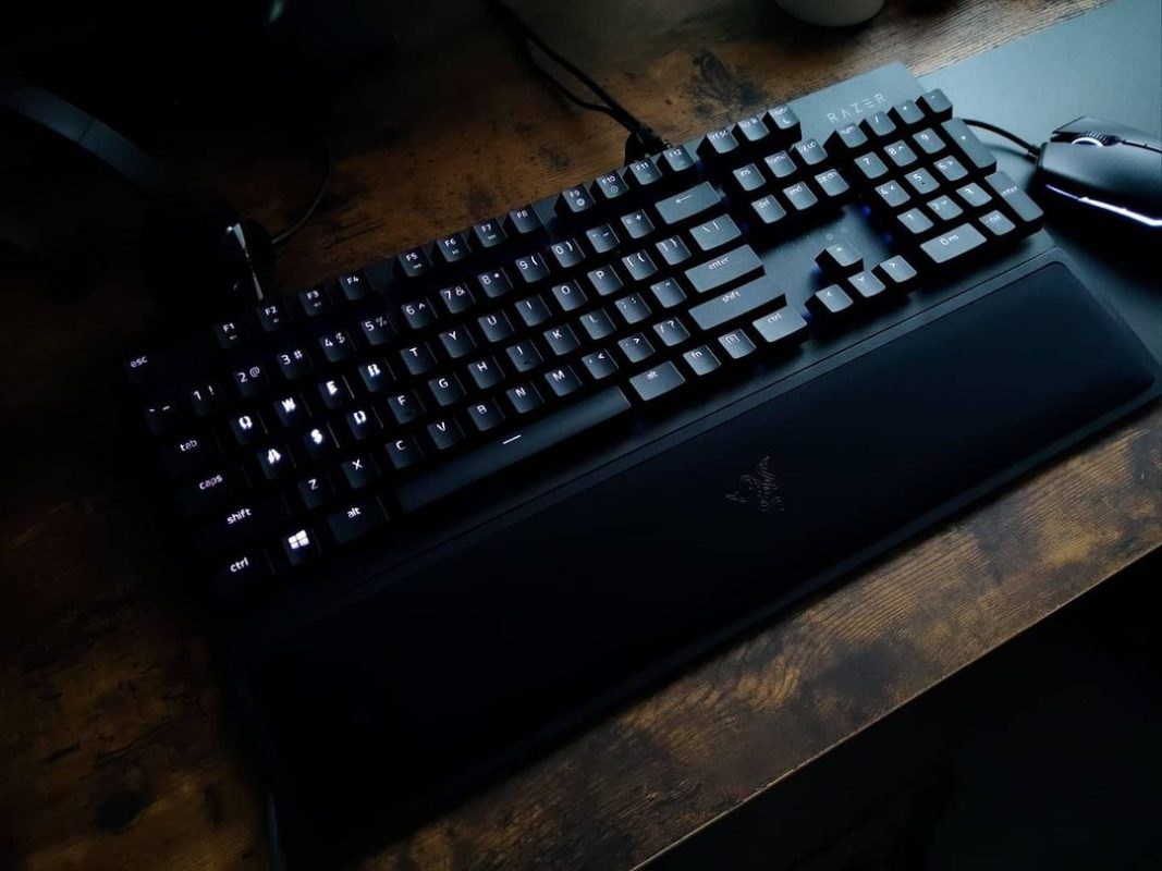 Tấm kê tay bàn phím Razer Ergonomic Wrist Rest_Mới, hàng chính hãng