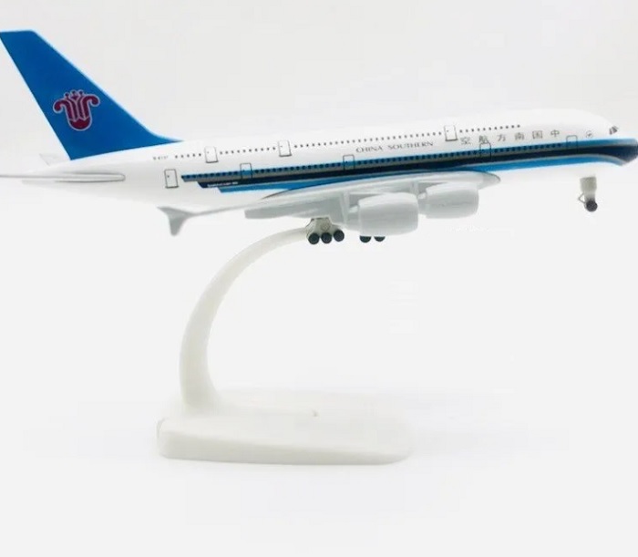 Mô hình máy bay tĩnh A380 China Southern 20cm có bánh xe