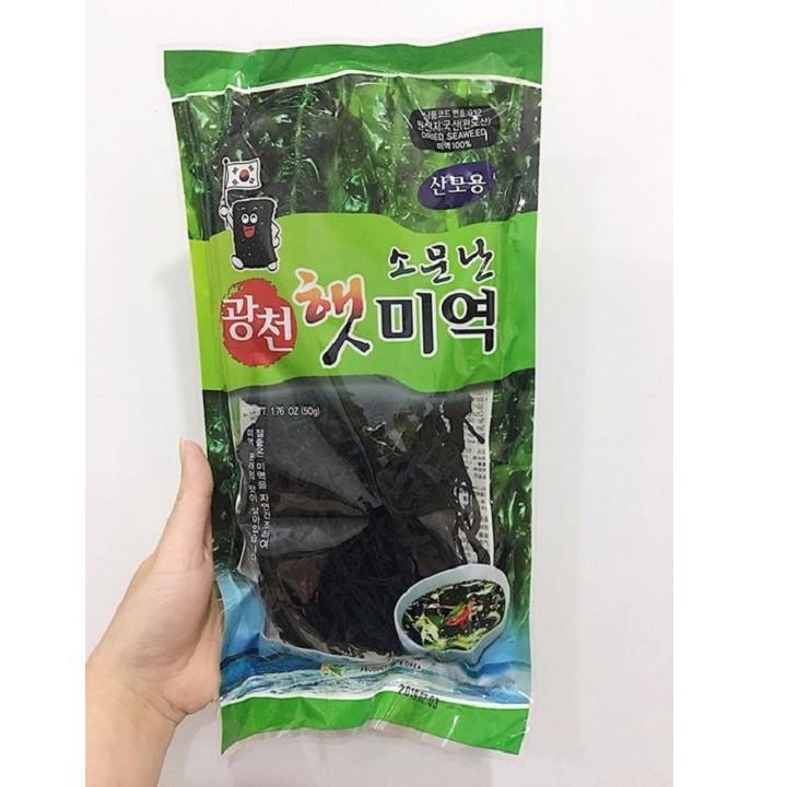 Rong biển nấu canh Hàn Quốc