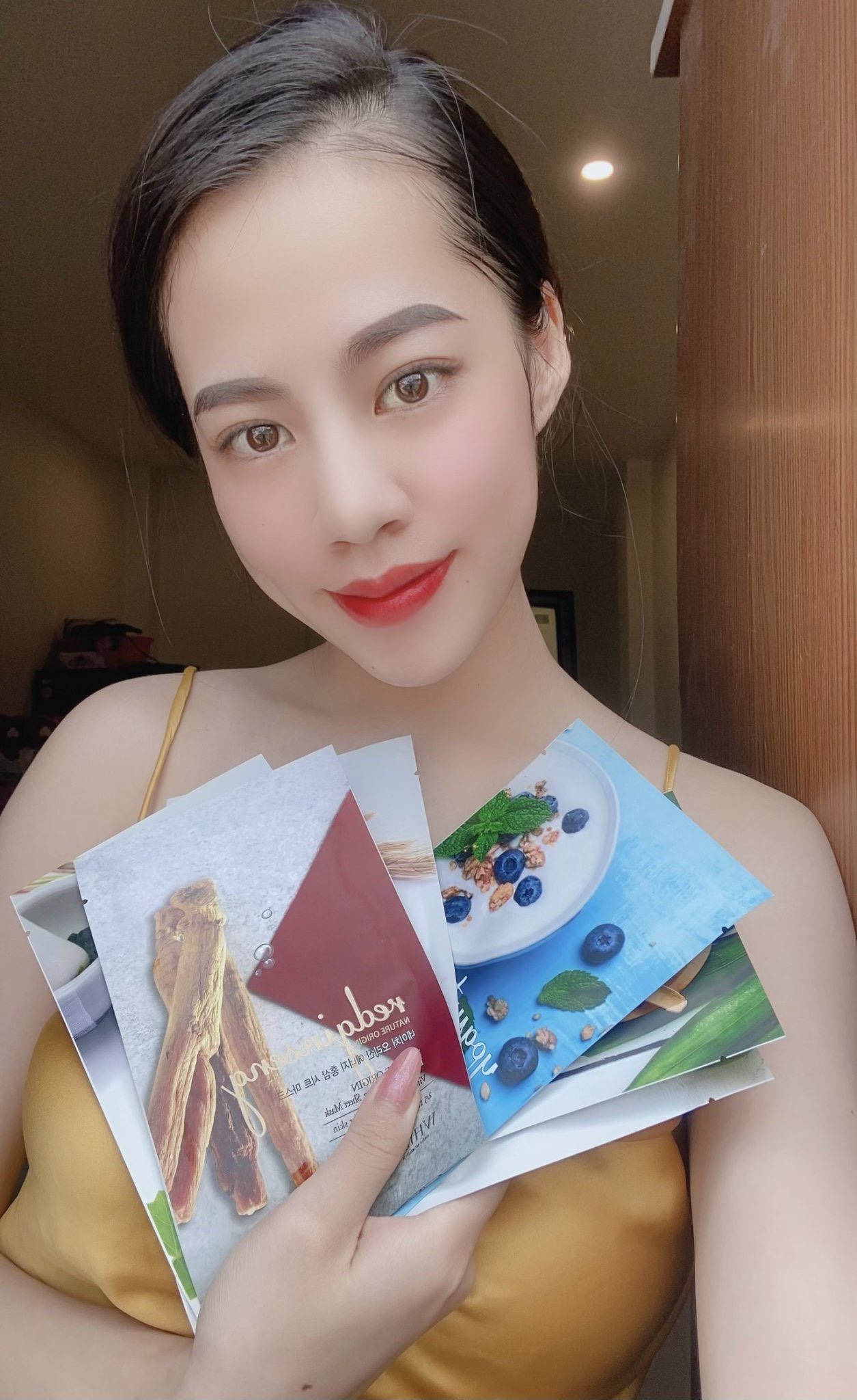 Mặt nạ hồng sâm Whisis Nature Origin Energy Red ginseng Sheet Mask