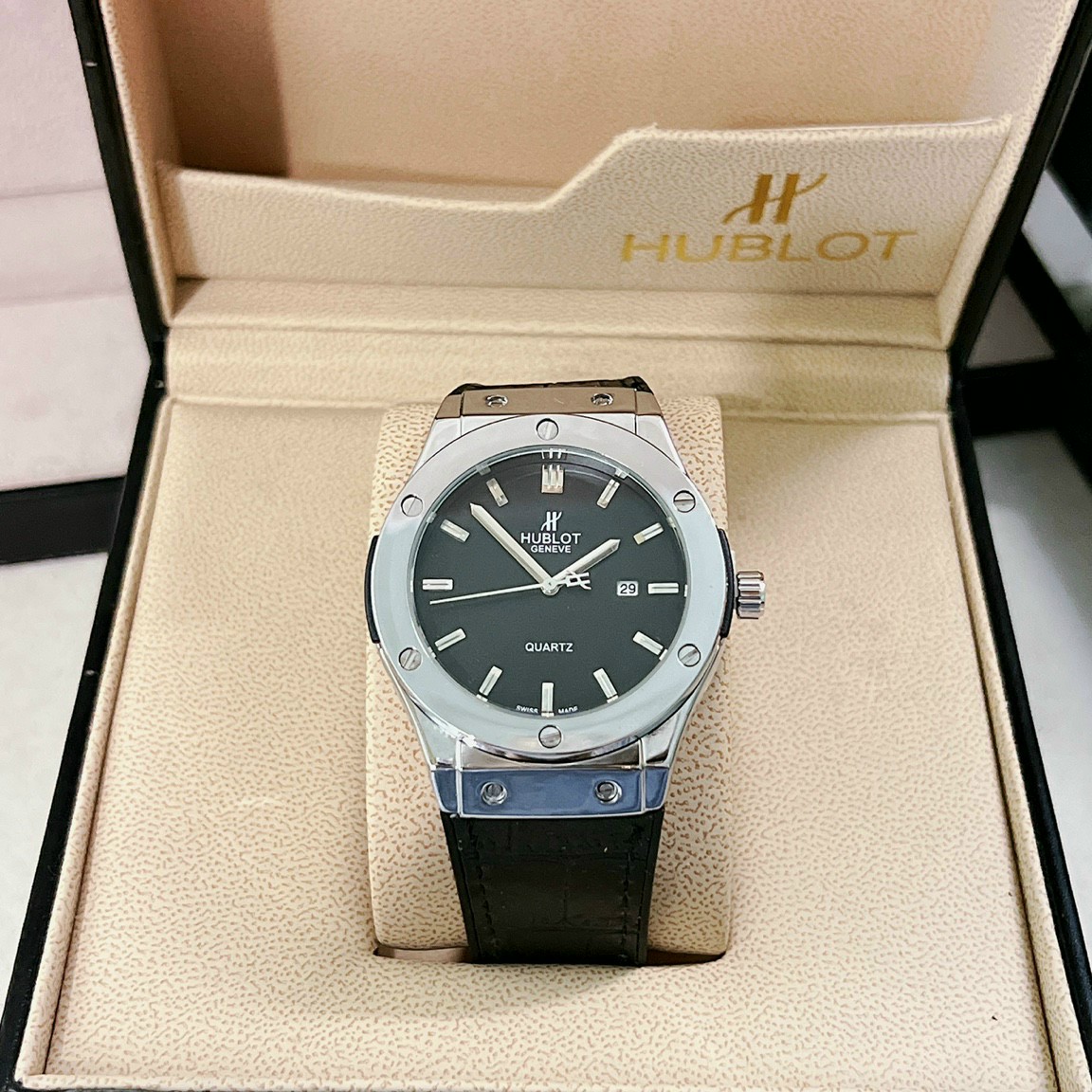 Đồng hồ nam Hublot - nam size 42mm - DH201- Cung Cấp Bởi AmandaC Life