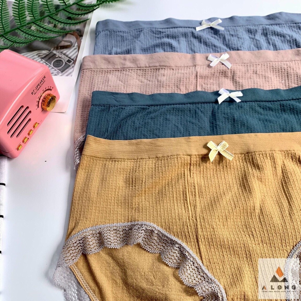 Quần lót nơ kim tuyến, chất coton thấm hút mồ hôi co giãn bốn chiều
