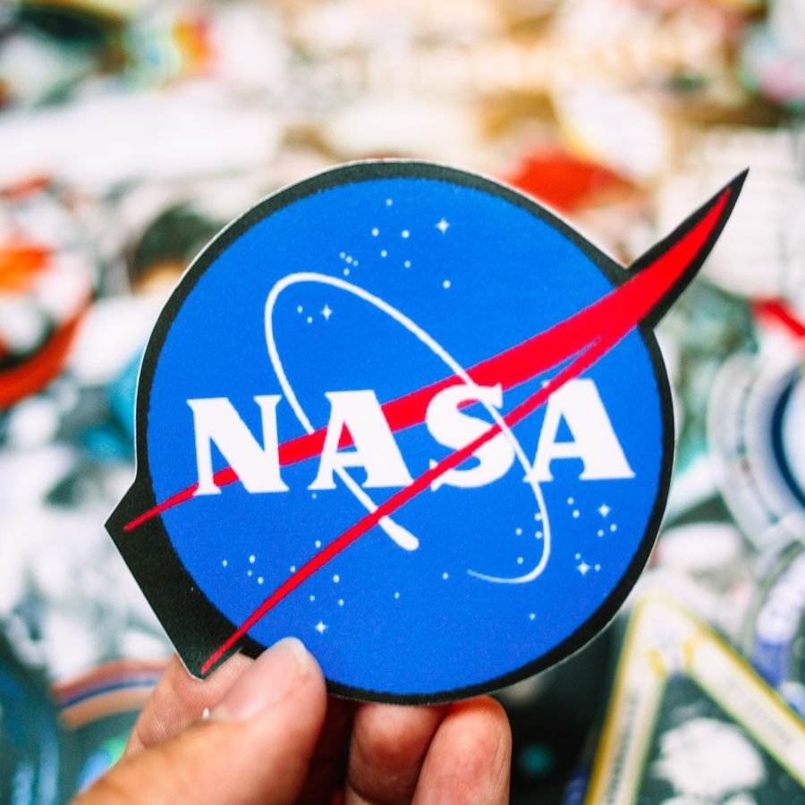 Hộp 100 Sticker Astronaut Phi hành gia vũ trụ dán Laptop, Vali, Mũ bảo hiểm, Điện thoại, Xe máy, hình dán chủ đề Phi hành gia