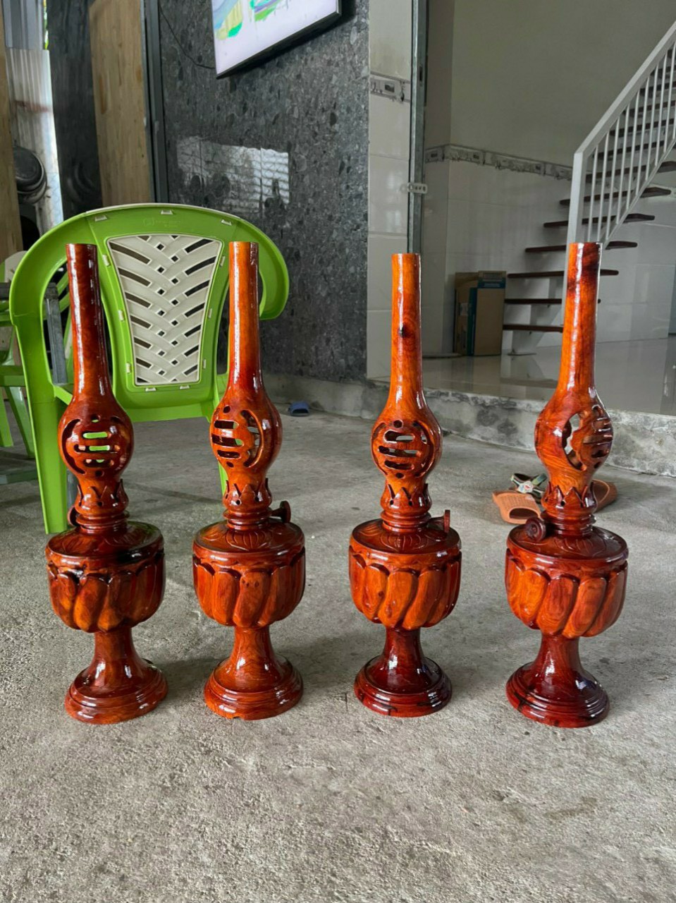 Cặp đèn cầy bằng gỗ hương nguyên khối cao 60 cm