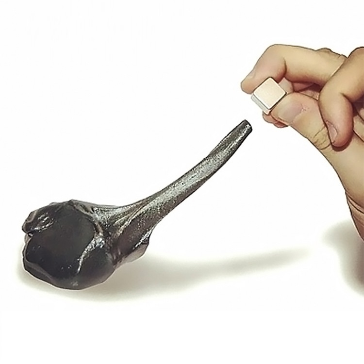 Mark's Thinking Putty - Quái vật Nam Châm