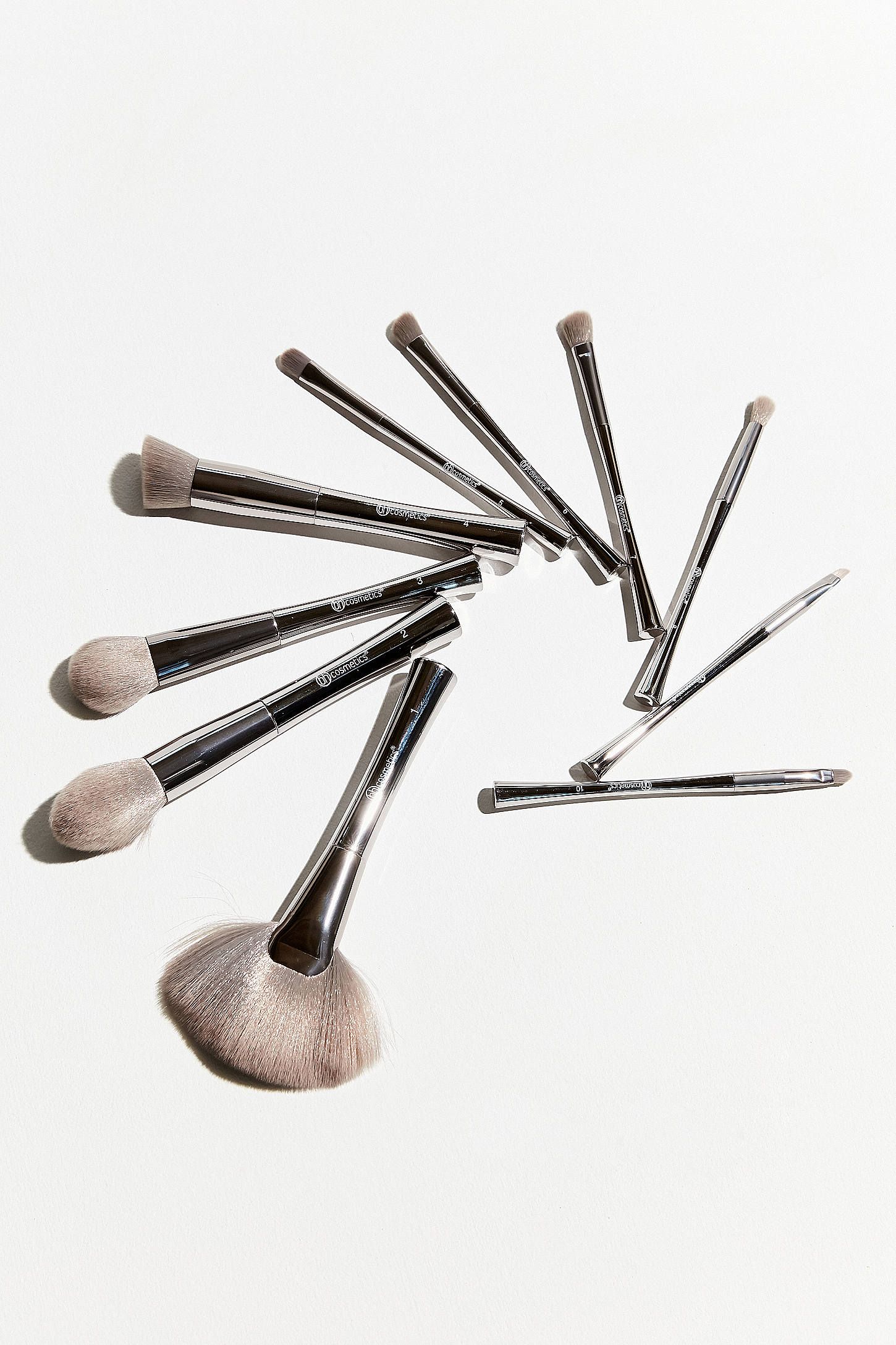 Bộ 10 Cọ Trang Điểm BH Cosmetics Smoken Mirrors 10 Piece Metalized Brush Set With Bag
