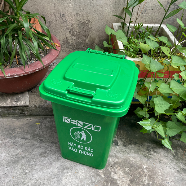 THÙNG RÁC NHỰA 30 LÍT - 4 BÁNH XE
