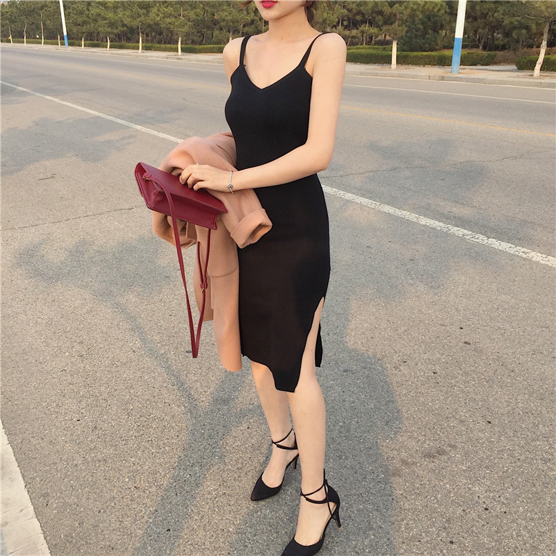 Váy Ngắn Hai Dây Xẻ Bên