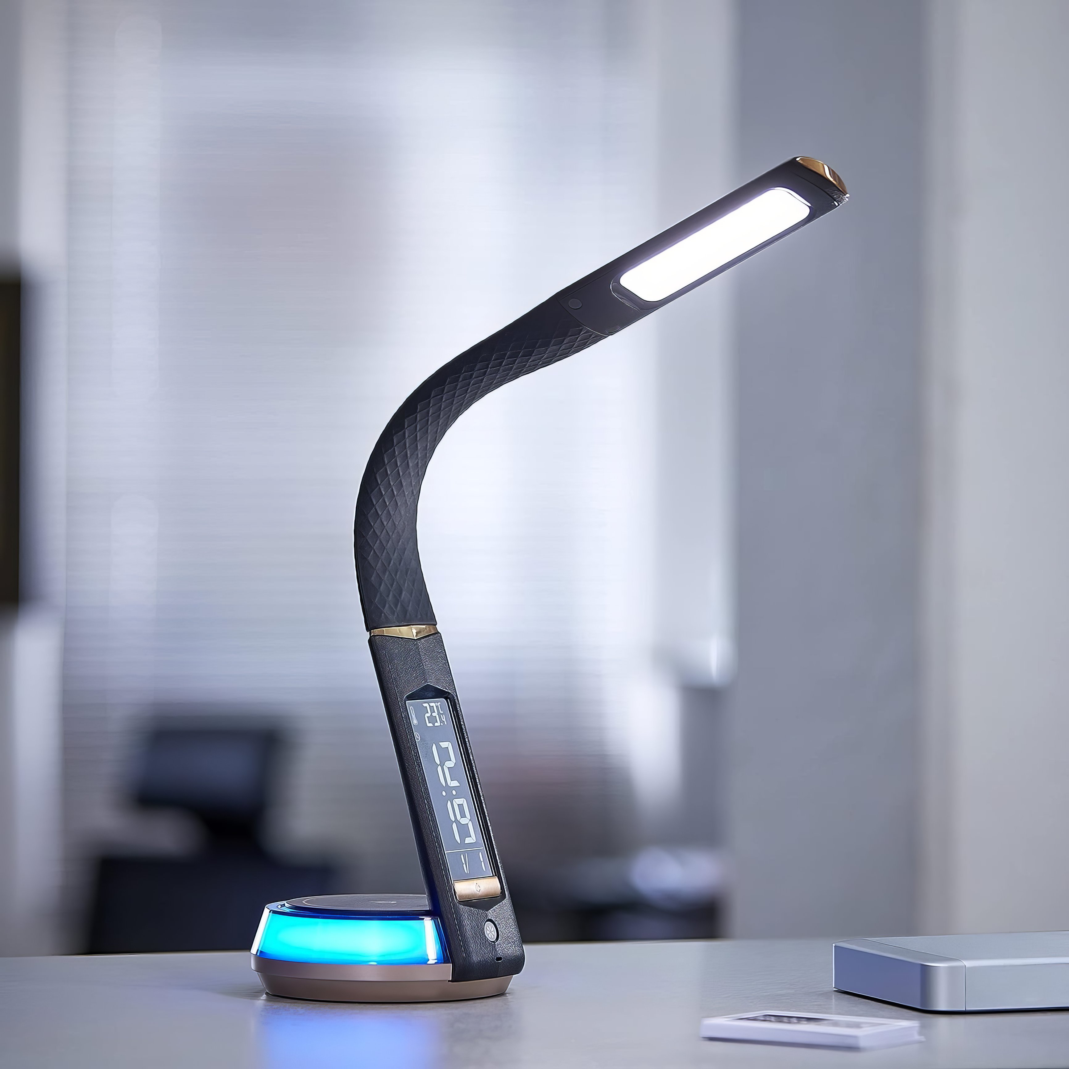 Đèn LED bàn đọc sách cảm ứng Wilit - tích hợp màn hình HD và Sạc không dây