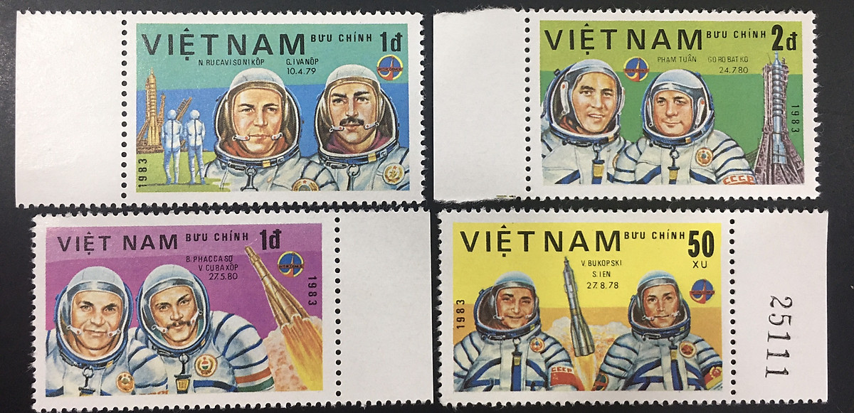 Bộ 9 tem Việt Nam Cặp bay vũ trụ Quốc tế