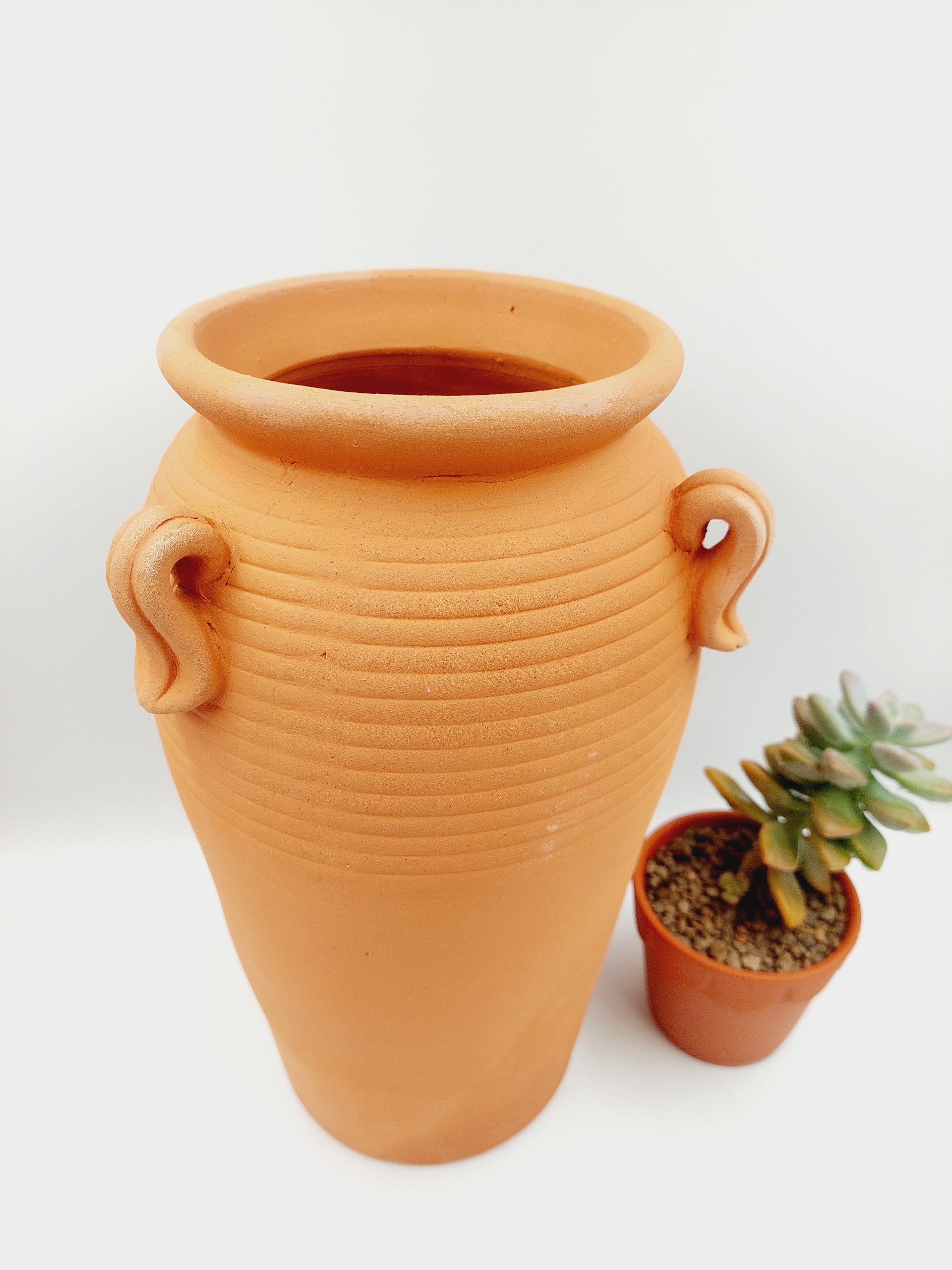 Chậu đất nung, chậu sen đá - Bình quai 1330, đường kính miệng tầm 13cm, chiều cao 30cm