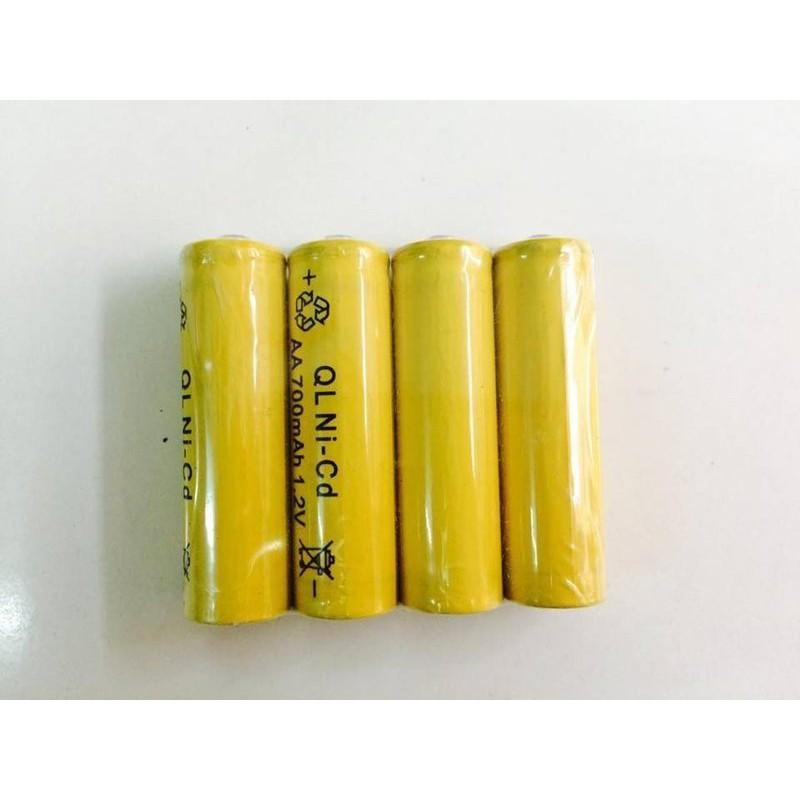 Vỉ Pin Sạc Lại 4 Viên AA Dung Lượng 700mAh 1.2V