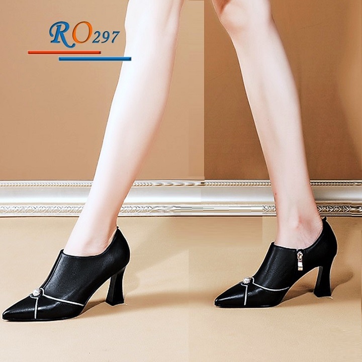 Giày boot nữ cổ thấp 7 phân hàng hiệu rosata hai màu đen kem ro297