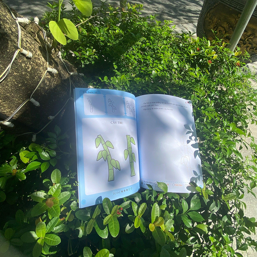 Em Tập Vẽ Và Tô Màu