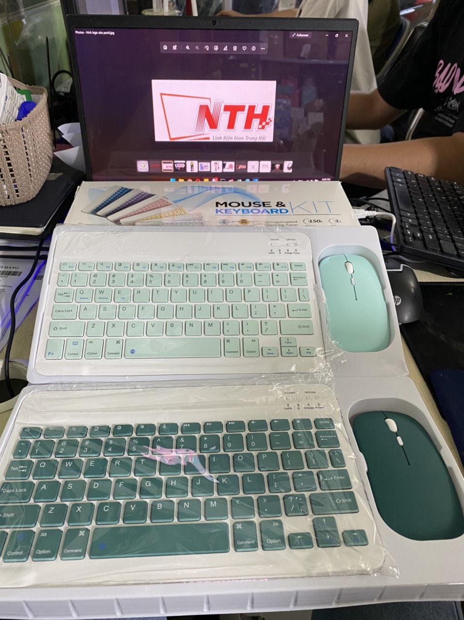 Combo bàn Phím Chuột Mini Bluetooth