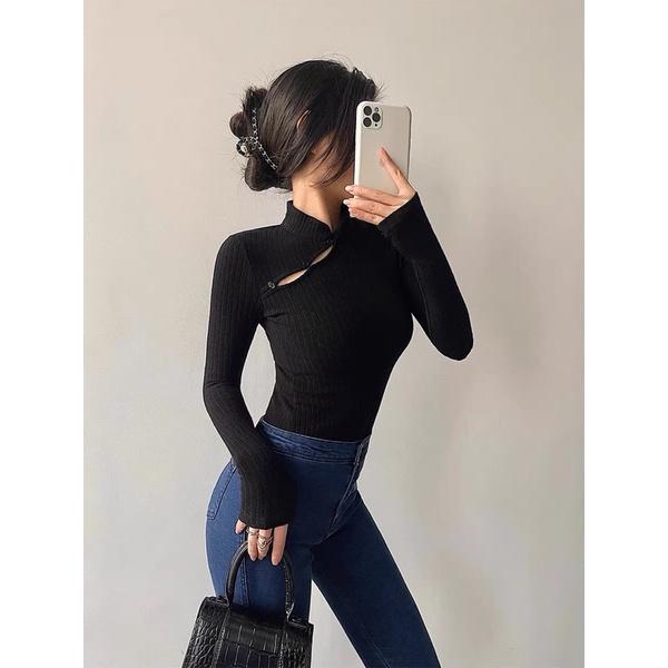 Áo thun len gân tay dài cổ sườn xám cut out lệch