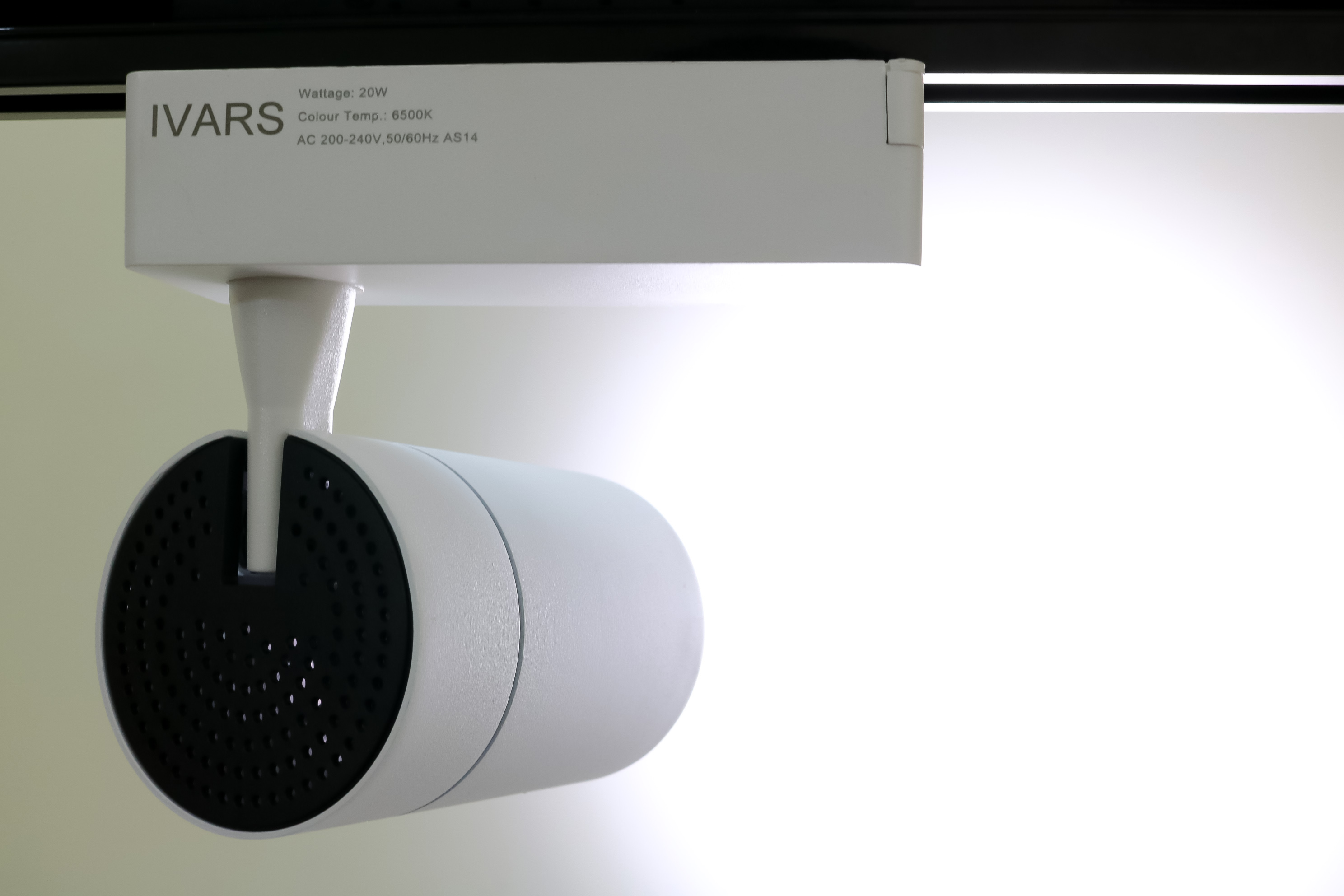 Đèn LED COB rọi chiếu điểm thương hiệu IVARS