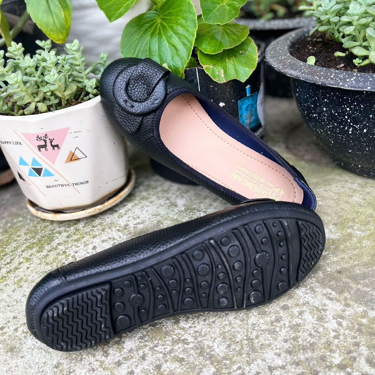 Giày búp bê da bò mũi tròn khóa vuông đế bằng Trường Hải da mềm 2 màu đen,kem GBB525