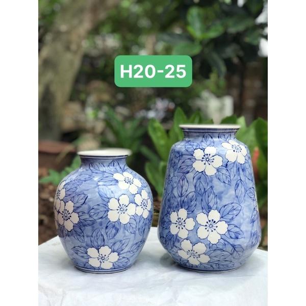 Bình cắm hoa men lam, hoạ tiết vẽ băng mai. Gốm sứ Bát Tràng.
