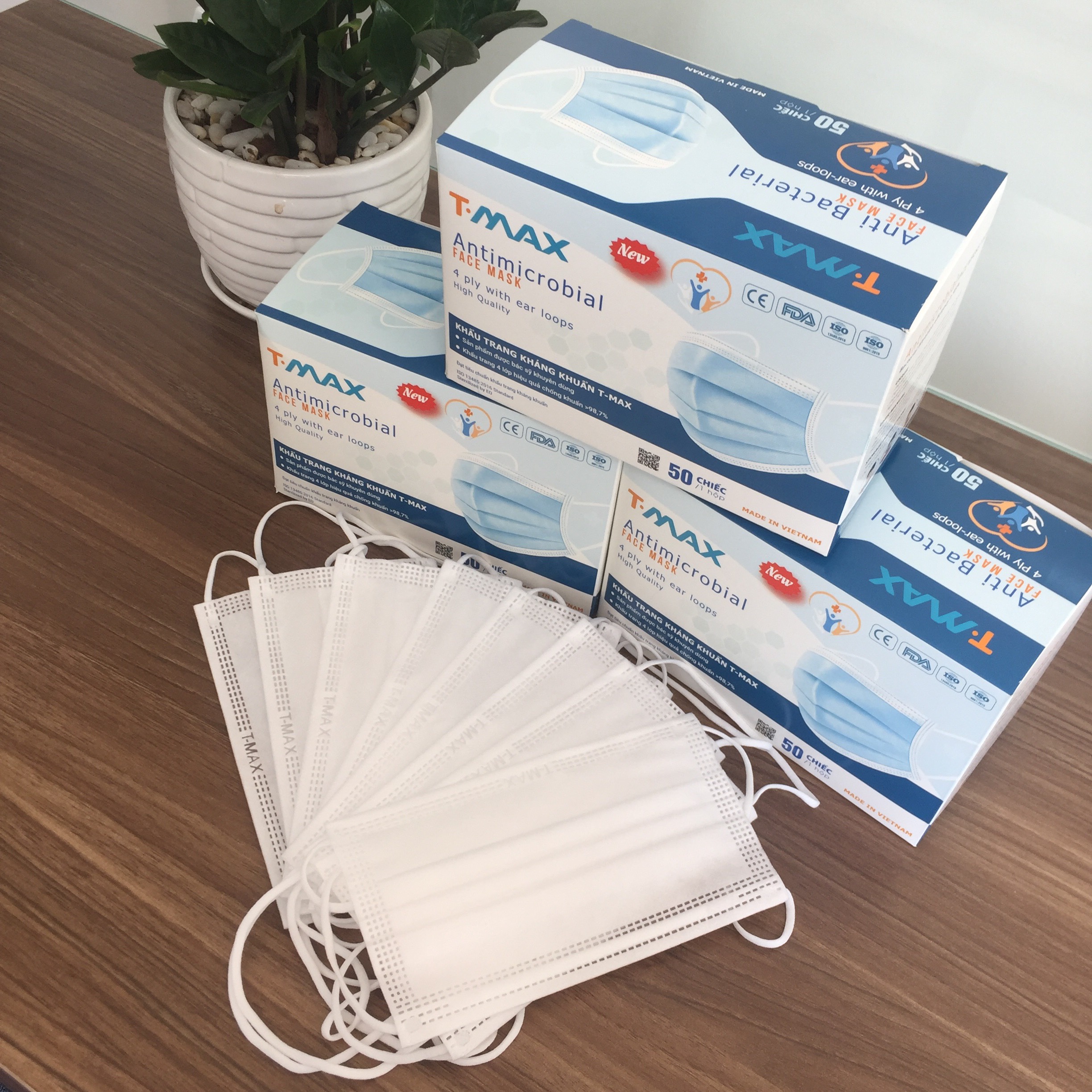 - Khẩu Trang Y Tế Cao Cấp Tmax - 4 Lớp Kháng Khuẩn / 99% Lọc Khuẩn, Bụi, Virus / Người Lớn Trắng – HÀNG CHÍNH HÃNG