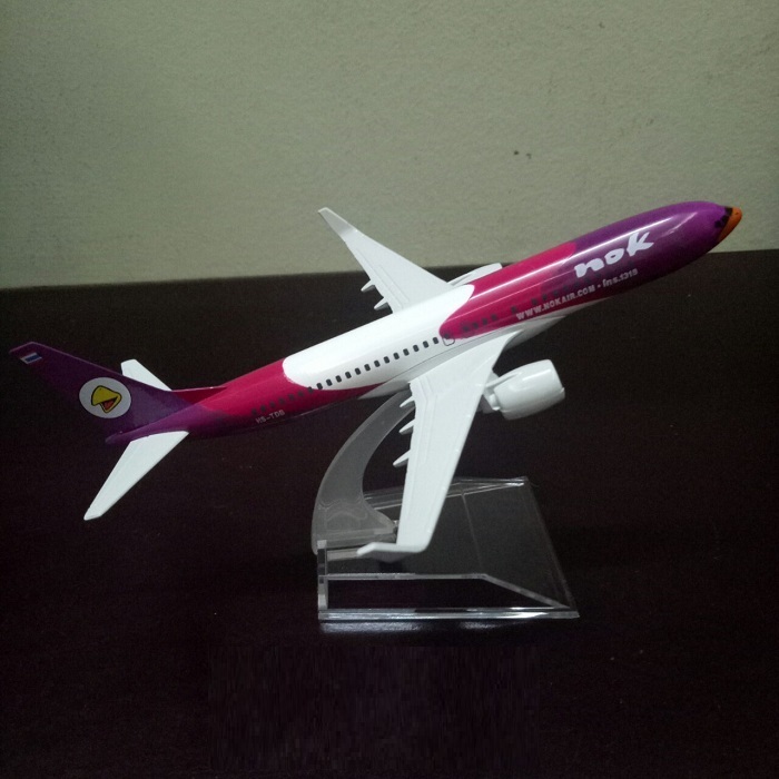 Mô hình máy bay tĩnh B737 Nok Air 16cm (tím)