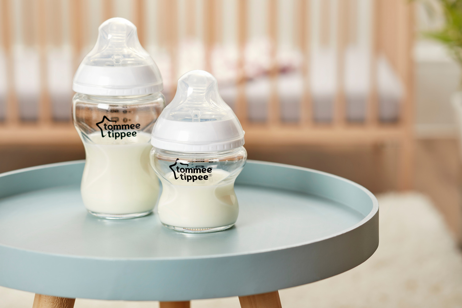 COMBO Ty ngậm dạ quang Tommee Tippee Night Time 0-6m &amp; Bình sữa thủy tinh ty siêu mềm Tommee Tippee 150ml