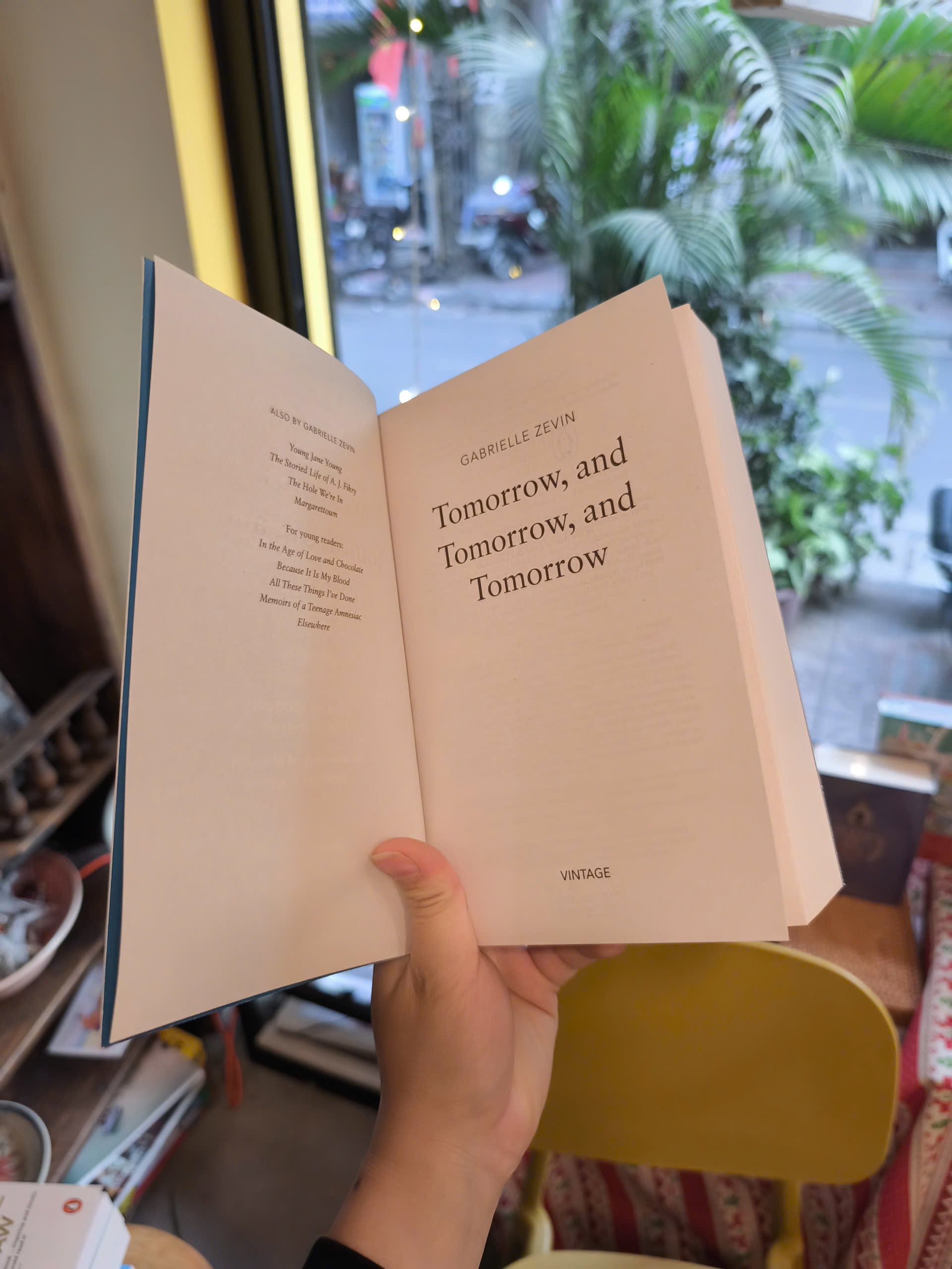 Sách - Tomorrow and Tomorrow and Tomorrow by Gabrielle Zevin - Tiểu thuyết tiếng Anh/Romance