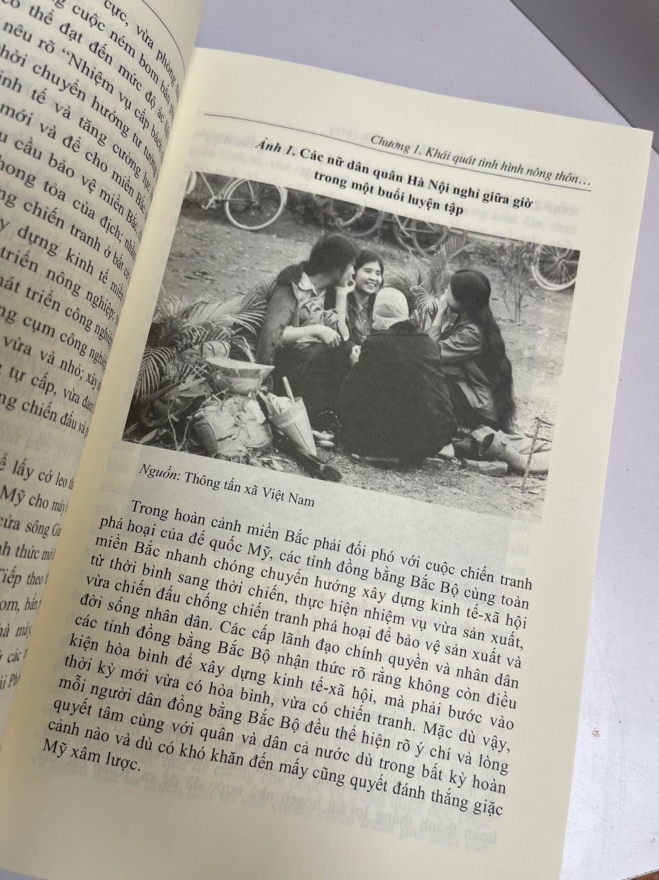 NÔNG THÔN ĐỒNG BẰNG BẮC BỘ (1965 – 1975) - Viện Hàn lâm Khoa học Xã hội Việt Nam. Viện Sử học - PGS.TS. Đinh Quang Hải (Chủ biên) – Nxb KHXH – bìa mềm