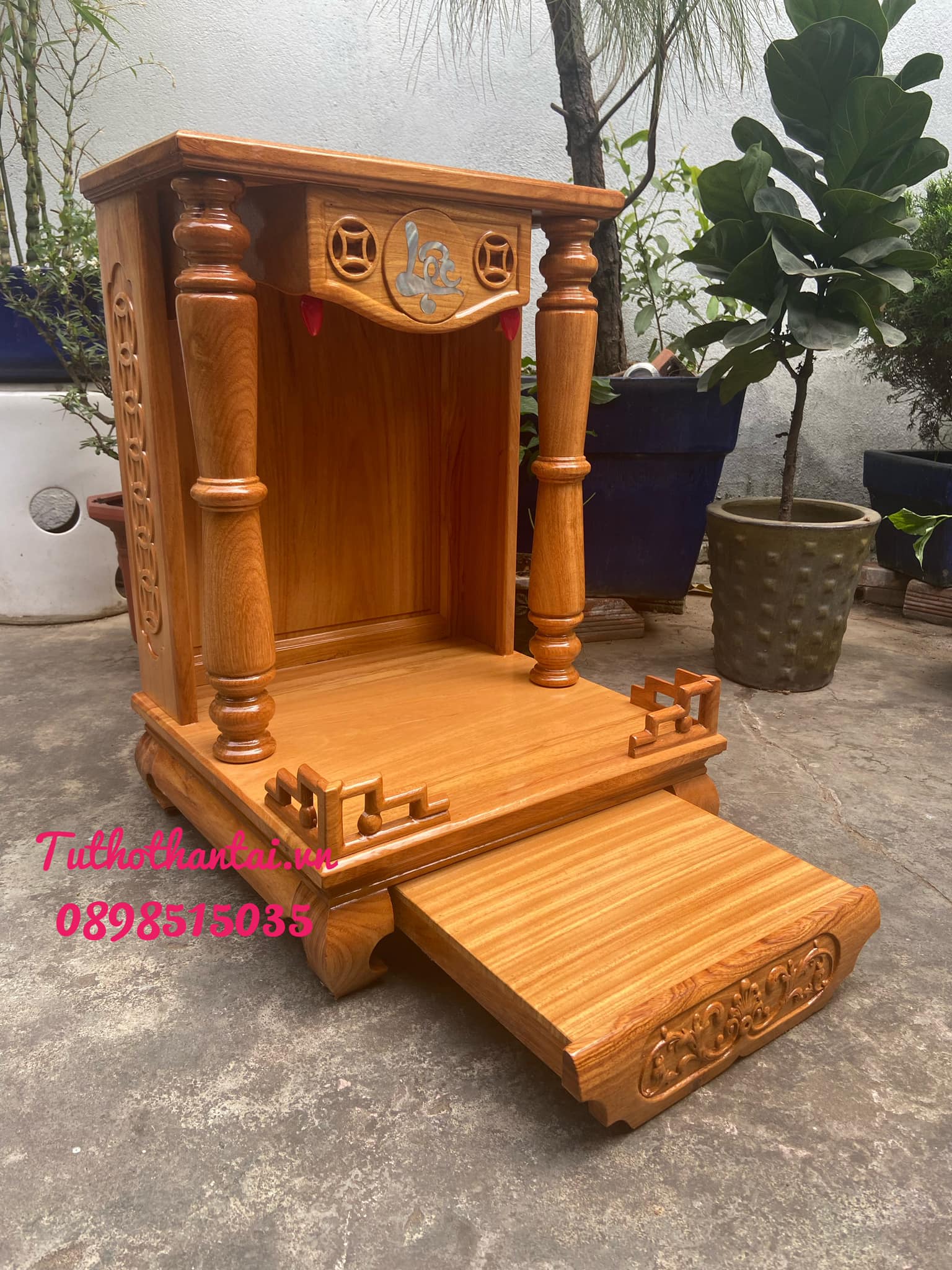 Bàn thờ thần tài ông địa gỗ Gõ Đỏ cột Tròn trơn