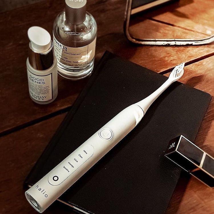Combo Bàn Chải Điện Làm Trắng Răng Sonic PRO - White Và Máy Tẩy Trắng Răng Halio Blue Light Professional