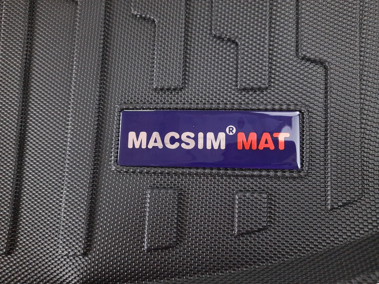 Thảm lót cốp xe ô tô Audi A3 2020 nhãn hiệu Macsim chất liệu TPV màu đen.