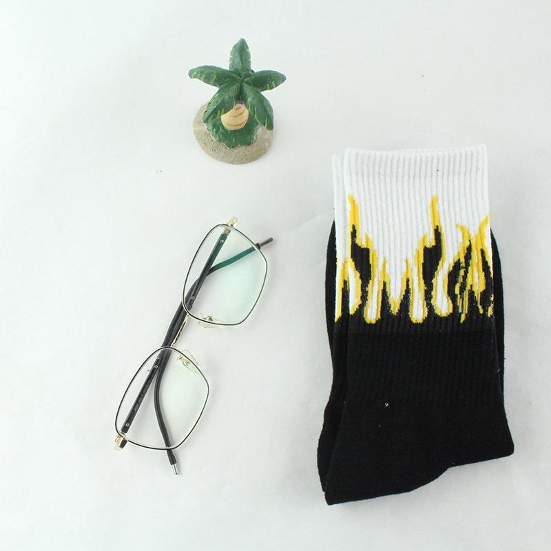 Tất Vớ Cổ Cao INS Hình Ngọn Lửa Phong Cách Hiphop Unisex