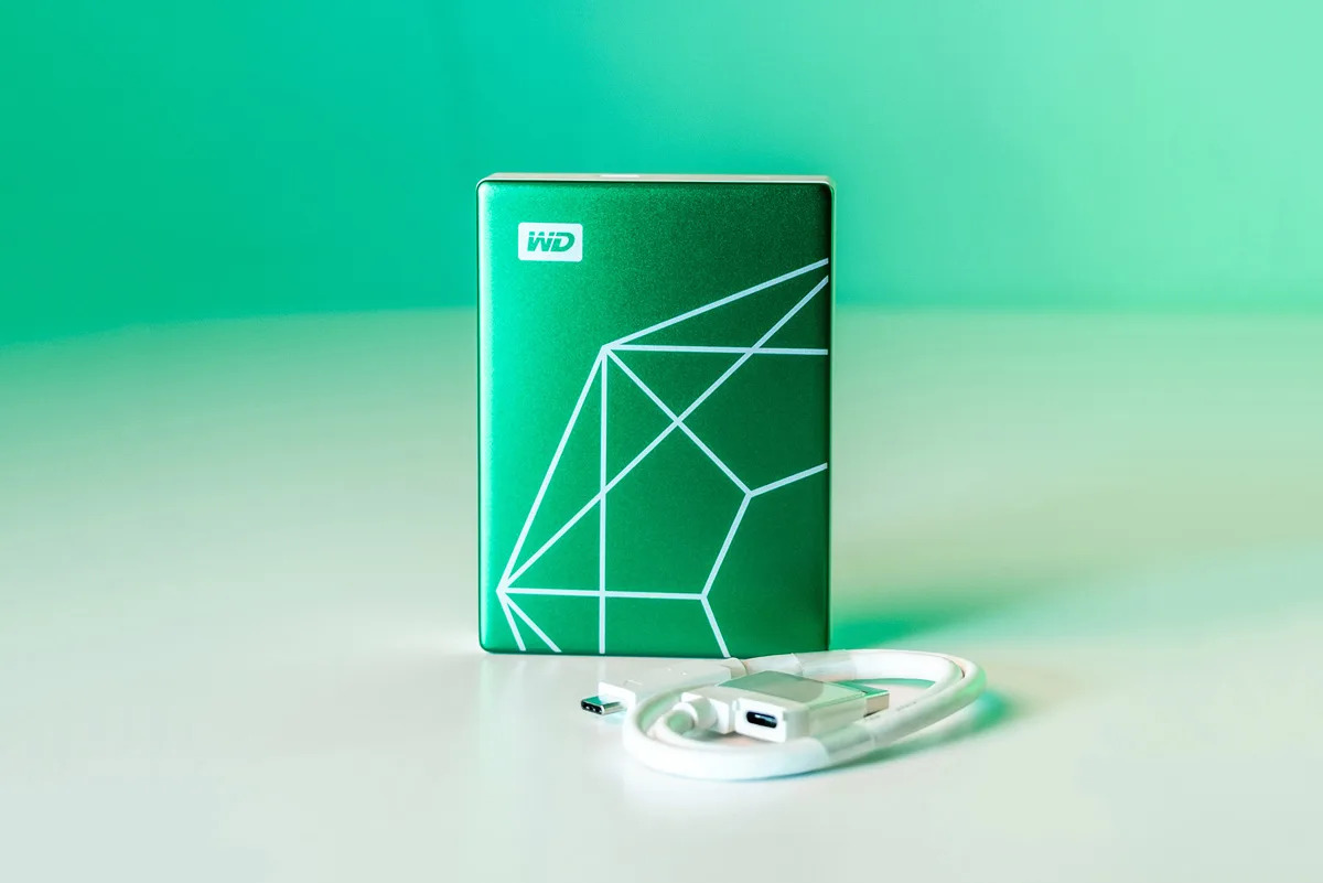 Ổ cứng di động HDD WD My Passport Ultra Green Limited dung lượng 2TB USB 3.2 Gen 1 hàng chính hãng